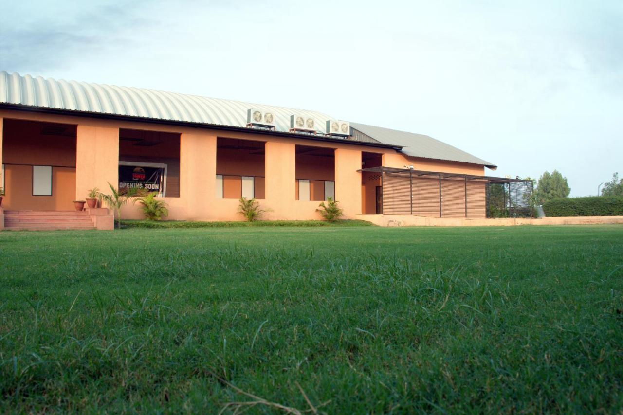 Santu Basil - An Eco Resort Bhavnagar Exterior foto